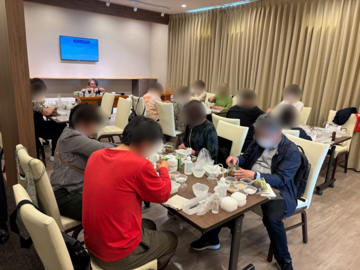 【ファミーユ枚方甲斐田新町】苔テラリウムづくりを開催いたしました！